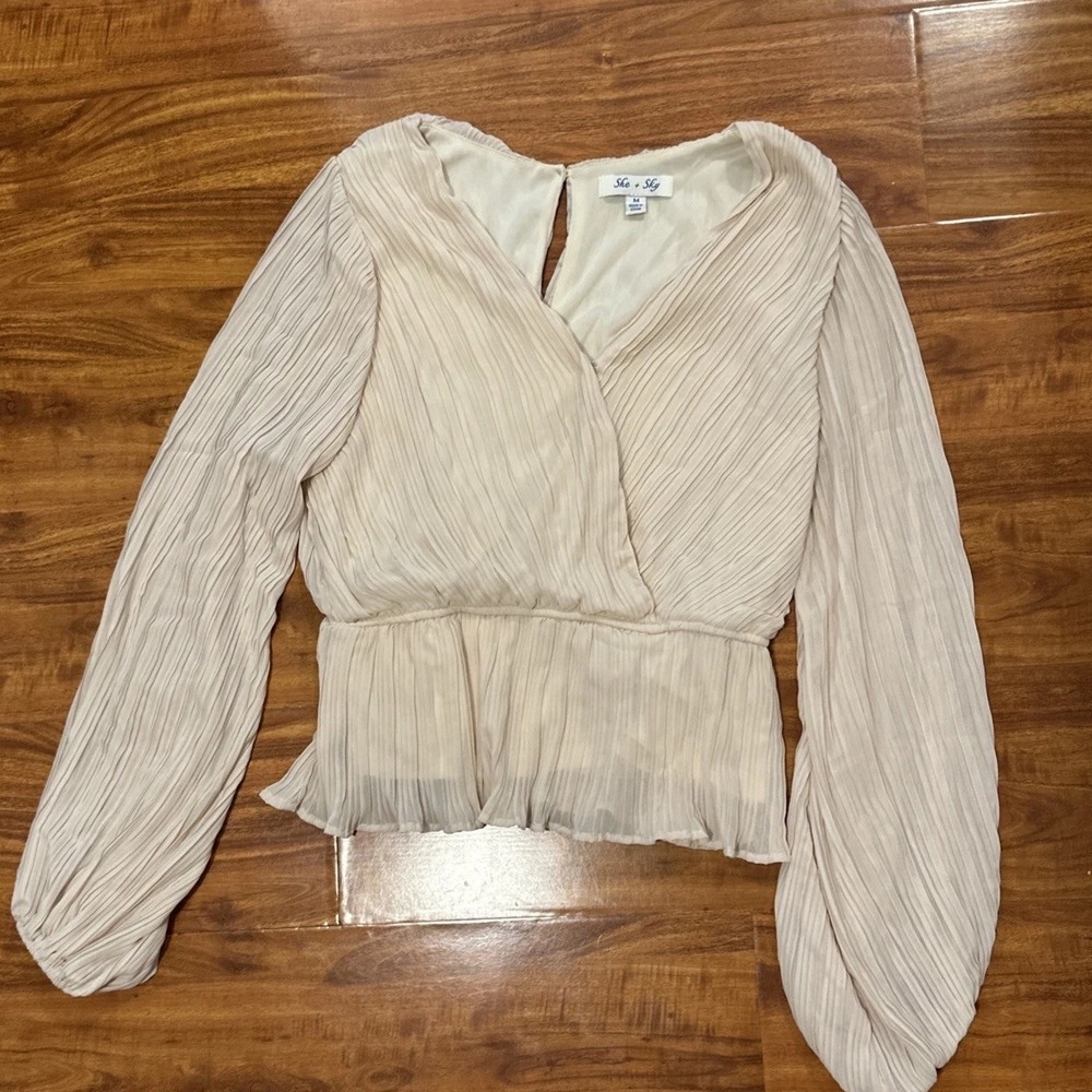 She + Sky Blouse Beige Minimalist Neutral Size Medium M Quiet Luxury Elevated